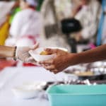 ¿Voluntariado gratis o de pago?
