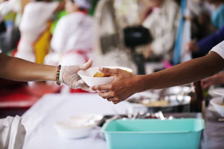 ¿Voluntariado gratis o de pago?
