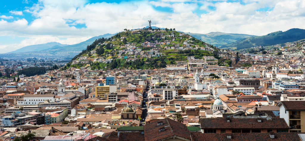 Panorámica de la ciudad de Quito en Ecuador