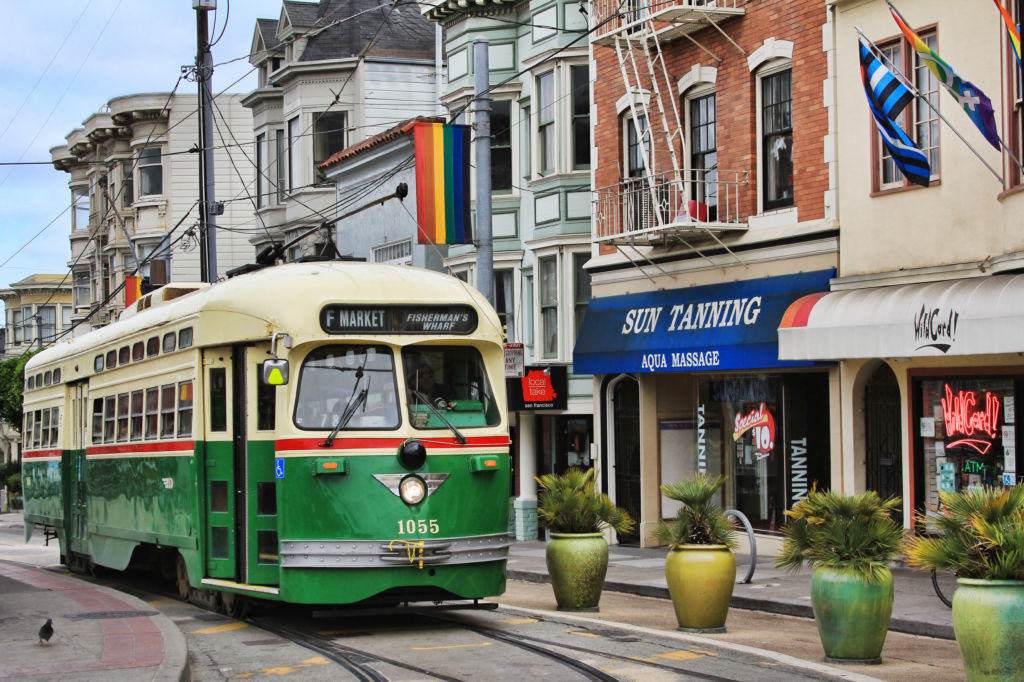 El Castro en San Francisco USA tranvía verde barrio gay personajes historicos homosexuales