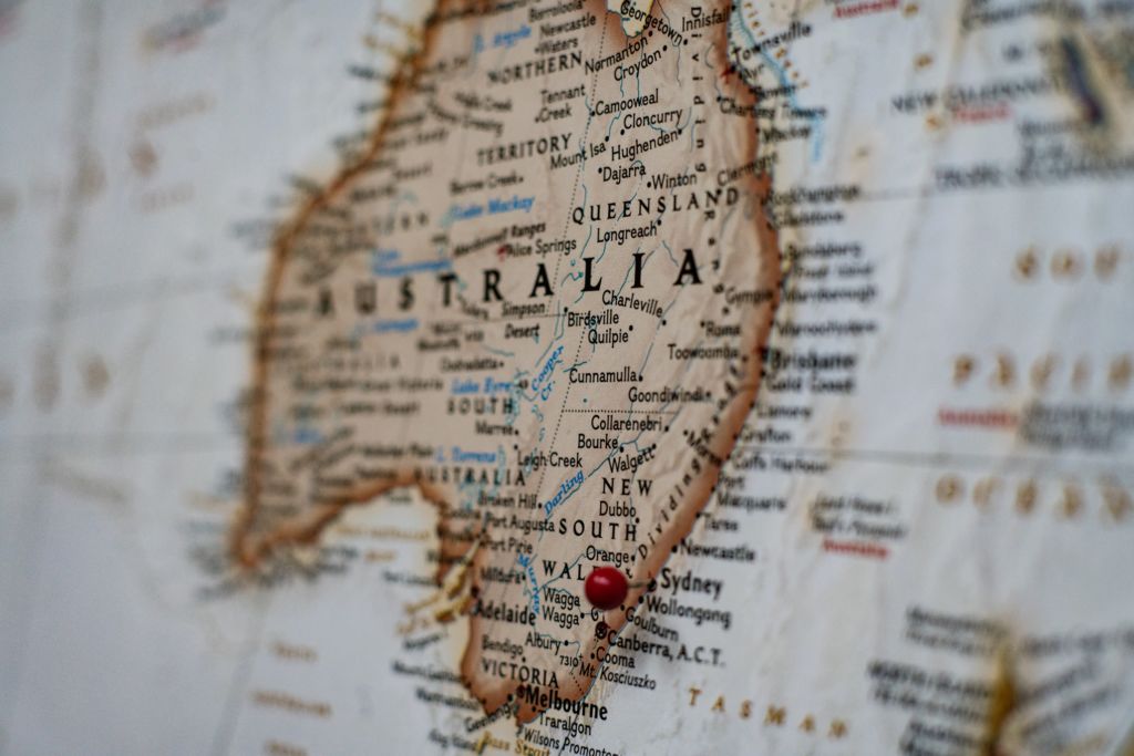 mapa con chincheta visado australia