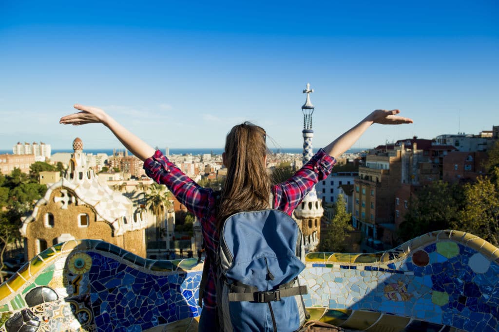 seguro estudiante españa chica parque Güell barcelona