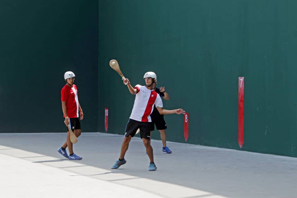 deportes insólitos pelota vasca paleta frontón en Perú
