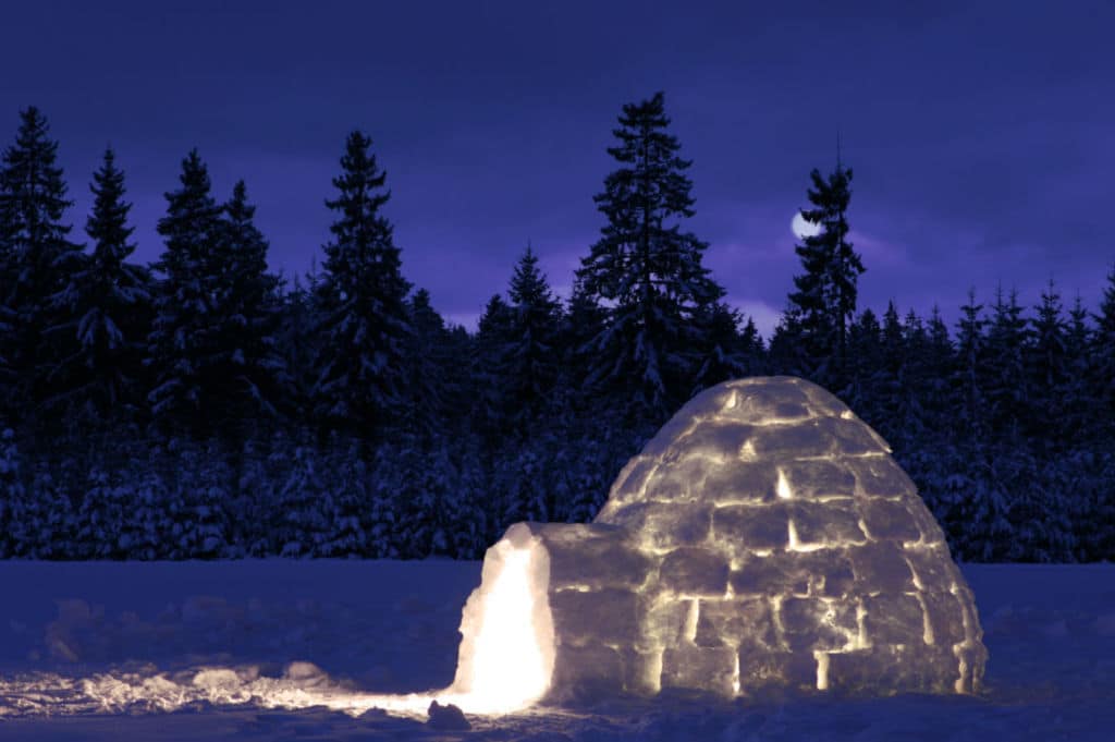 10 alojamientos insólitos en el mundo - un iglú en Laponia