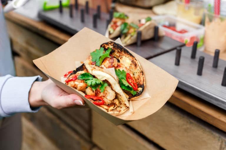 Estas son comidas callejeras del mundo que tienes que probar en tu próximo viaje