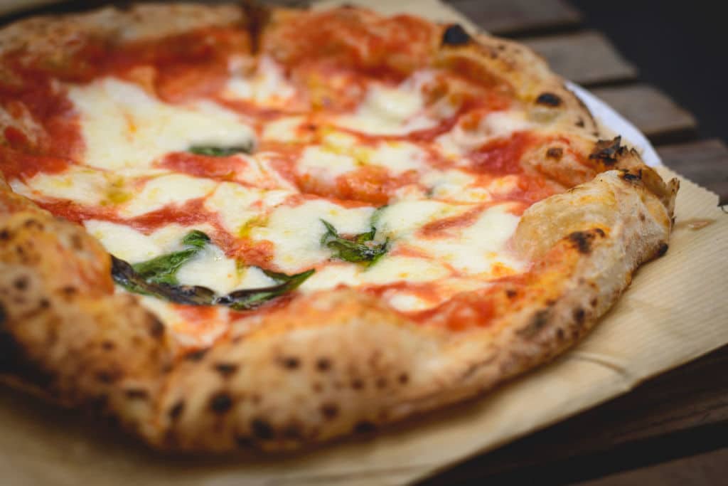 la mejor street food del mundo pizza en Italia