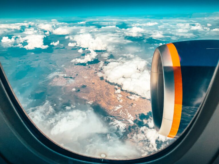 ¿A dónde se puede viajar desde España sin estar vacunado este verano?