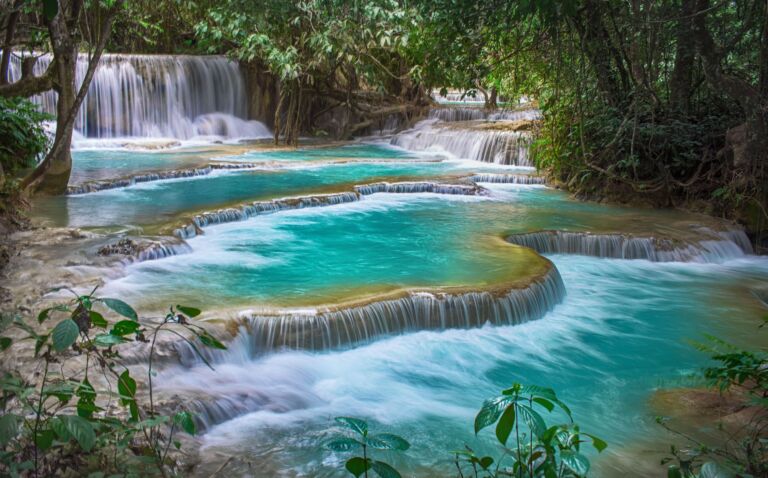 Visitar por libre Kuang Si Falls de Luang Prabang en Laos