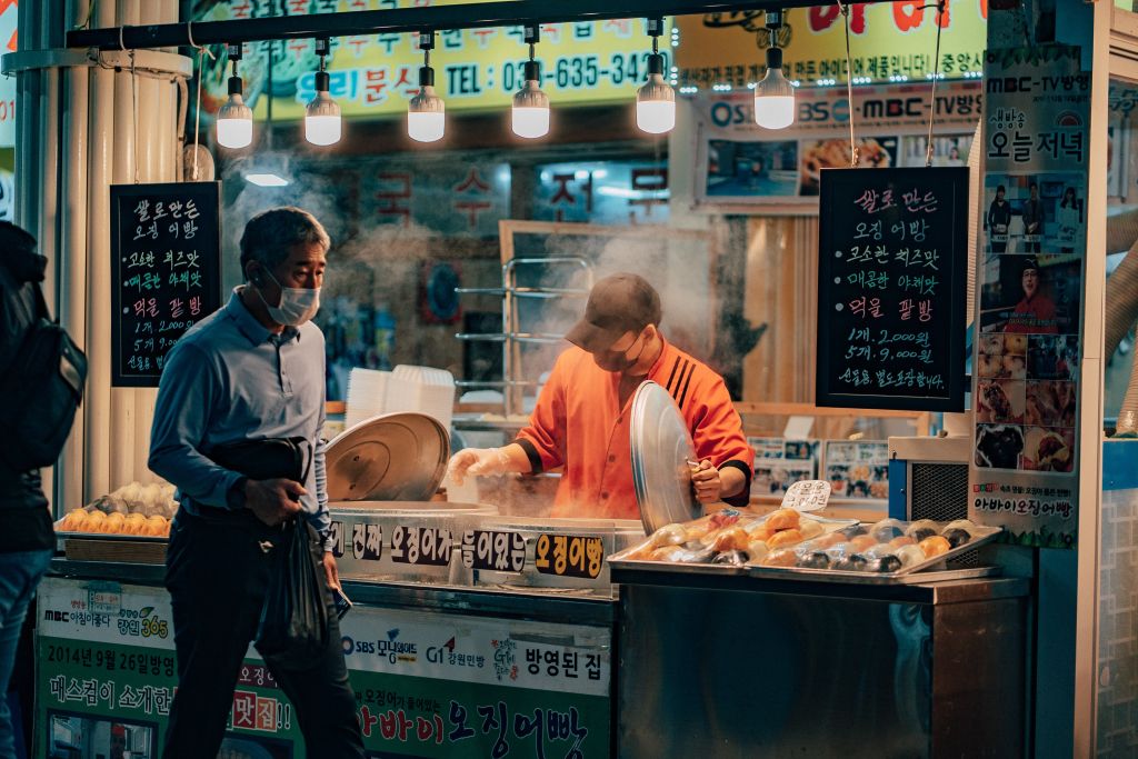 mercado tradicional de pescado en Corea del Sur