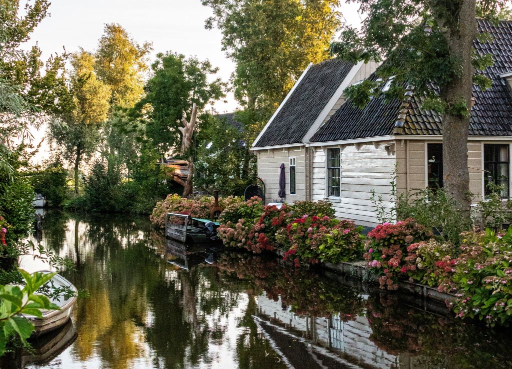 Broek in Waterland representa uno de los lugares más icónicos de la campiña holandesa