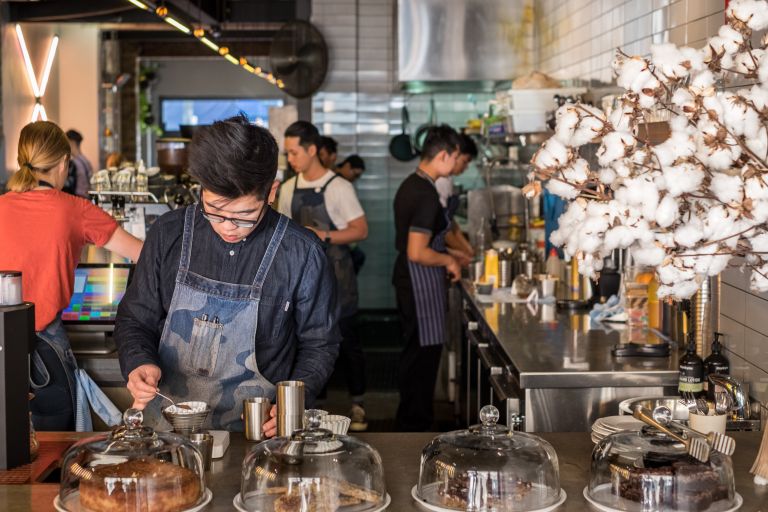 Estudiar y trabajar en Australia: guía práctica 2025