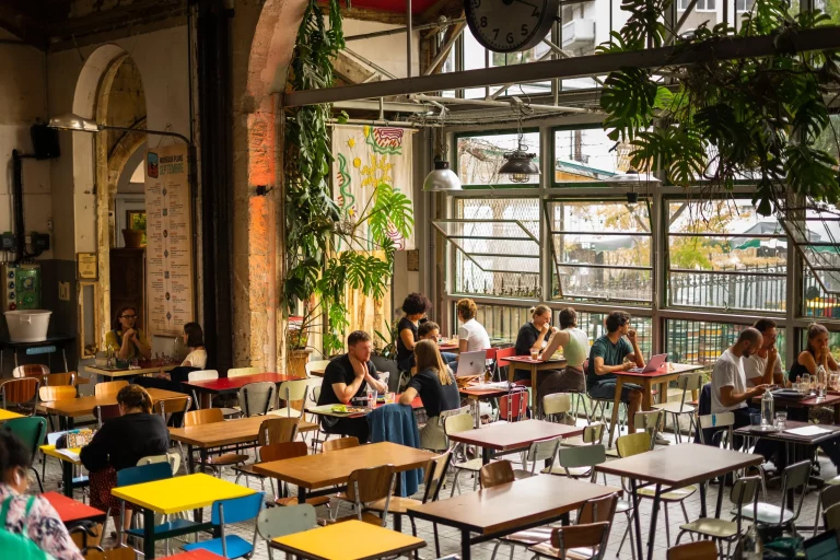 10 bares alternativos y originales en París
