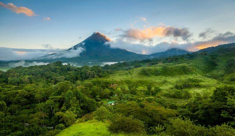 Vivir en Costa Rica: guía completa para expatriados y nómadas digitales
