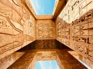 Qué ropa llevar a Egipto: guía para viajar cómodo y respetar la cultura local